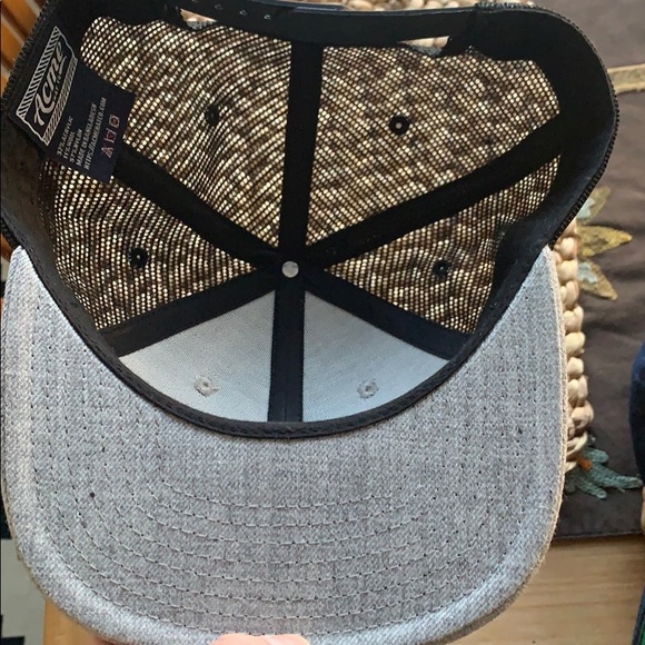 3 Hats - Golden State Warriors and MLB - Picture 13 of 13